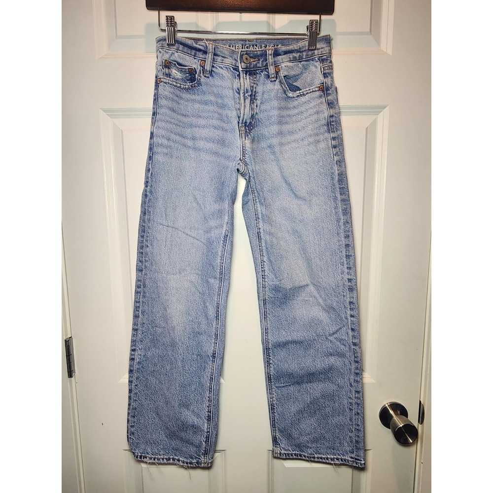 American Eagle Strigid Light Wash Straight Leg Jeans 000 Short Distress